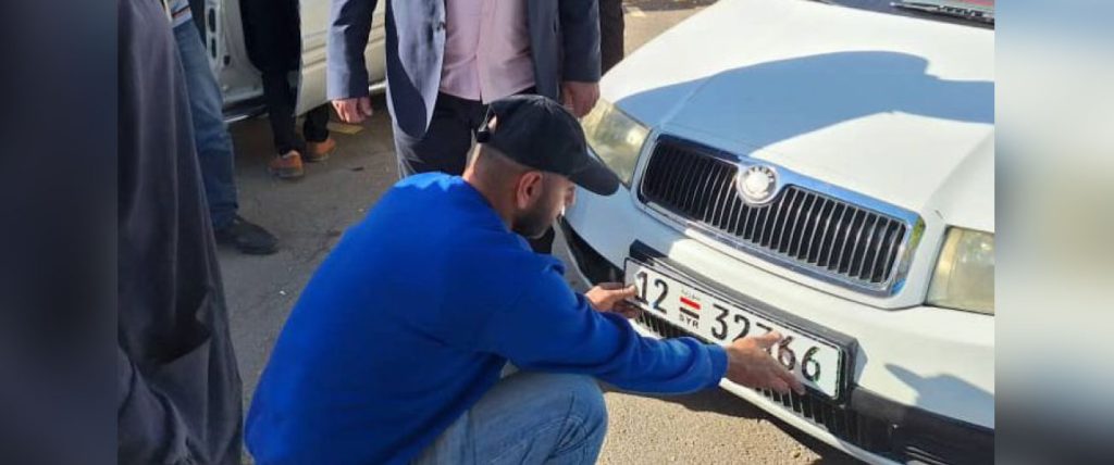 بدء تركيب اللوحات الجديدة للمركبات في حمص ضمن خطة شاملة تشمل كافة المحافظات 1 مركبات
