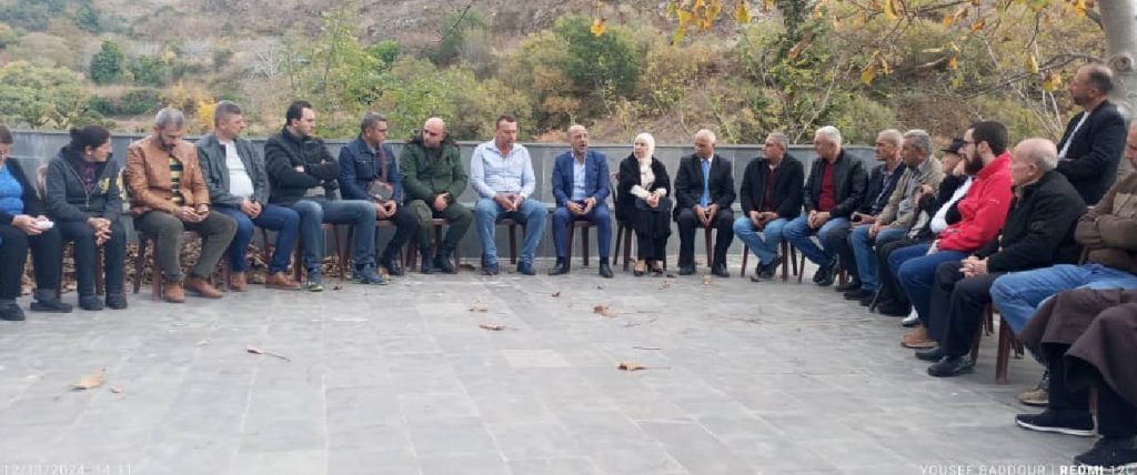 محافظ حمص يتابع إجراءات حصر الأضرار وتقديم الدعم الإغاثي للمزارعين المتضررين من الحرائق في ريف حمص الغربي 1 محافظ
