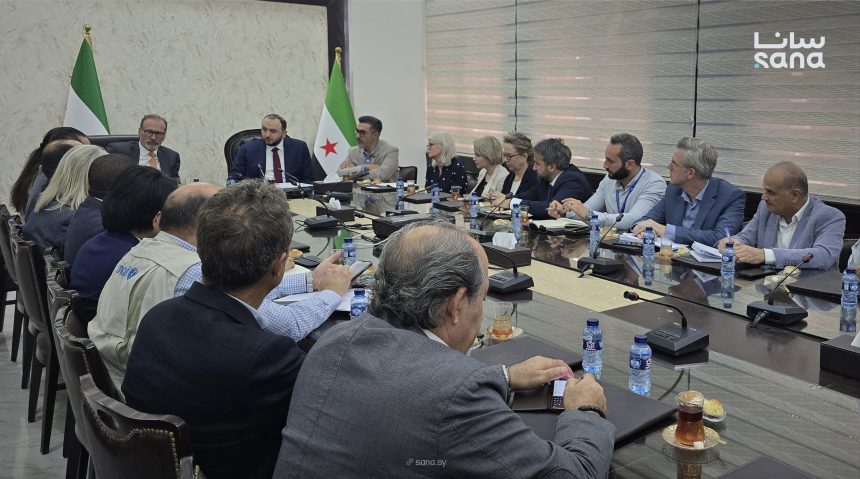 محافظ حمص يناقش مع وفد ألماني سبل دعم مشاريع التعافي وإعادة الإعمار 1 حمص