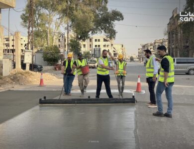 تقنية حديثة لصيانة الطرق المتضررة في درعا 3 درعا
