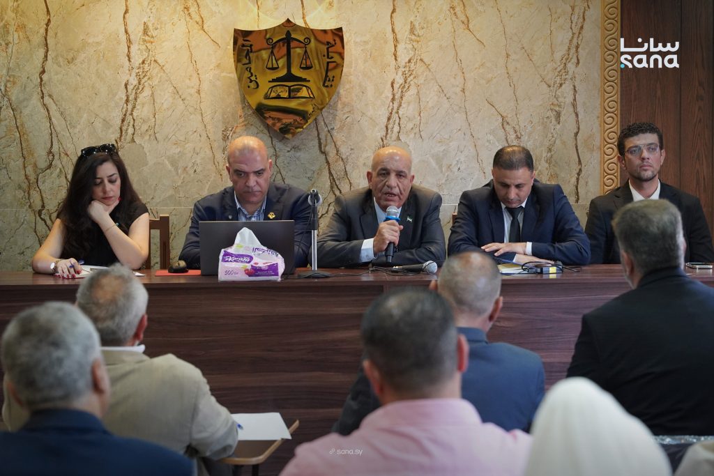 جلسة حوارية بحمص تناقش مسار العدالة الانتقالية بآليات قانونية تكشف الحقائق وتنصف الضحايا 1 DSC06351 1024x683 1