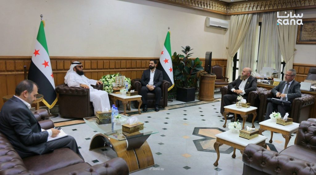 محافظ طرطوس يبحث مع مستثمرين كويتيين فرص التعاون في قطاعات السياحة والزراعة 1 photo 6 2026 06 16 21 38 30 1024x570 1