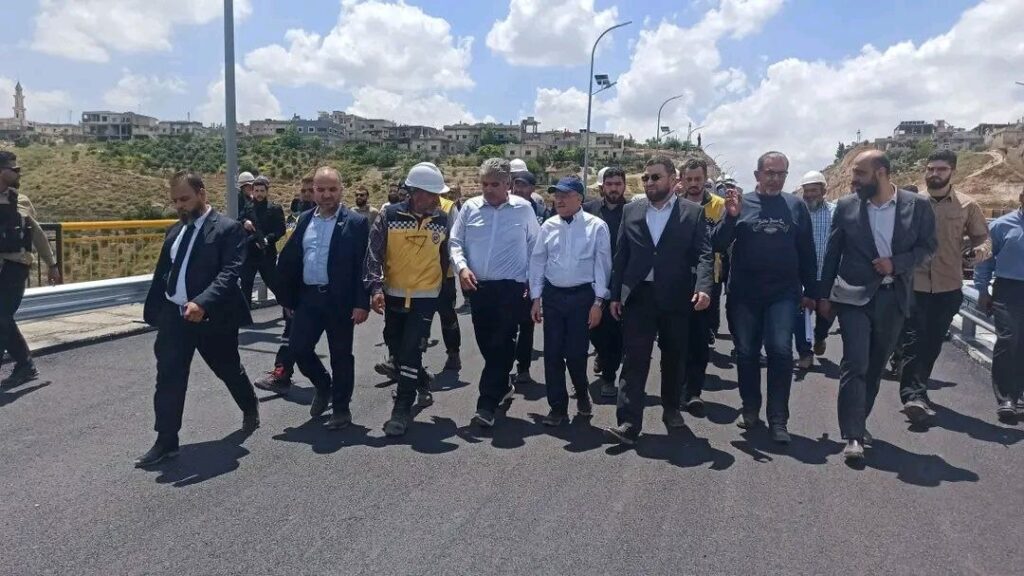 وزير النقل ومحافظ حمص يتفقدان المراحل النهائية لإعادة جسر الرستن إلى الخدمة 1 جولة ميدانية جسر الرستن