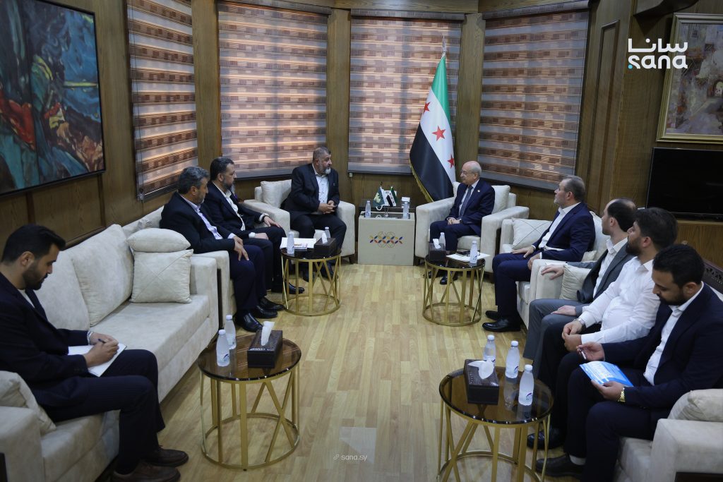 وزارة النقل تبحث واقع القطاع بدرعا ومشاريع تأهيل الطرق الدولية والسكك الحديدية 1 350A3211 1024x683 1