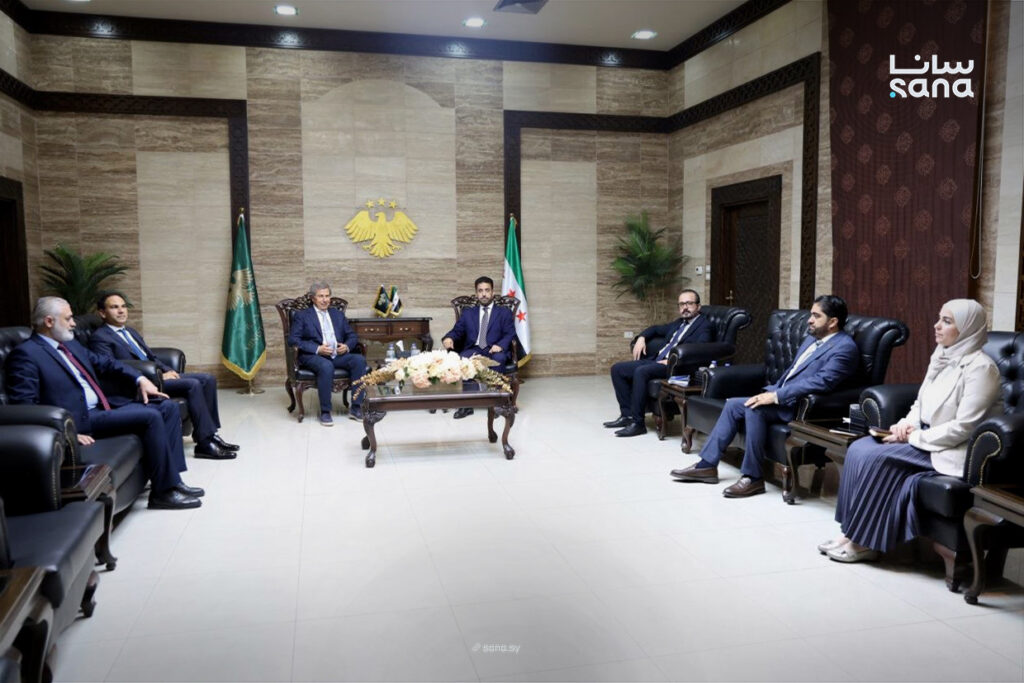 وزير الصحة يبحث مع رجل الأعمال شرباتي الاستثمار في القطاع الدوائي 1 IMG 20260723 103432 564