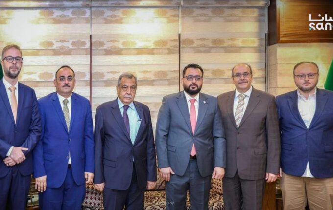 وزير الزراعة يبحث مع شركة صناعات الخريف السعودية فرص الاستثمار بأنظمة الري الحديثة 4 IMG 20260726 195350 719 1024x570 1