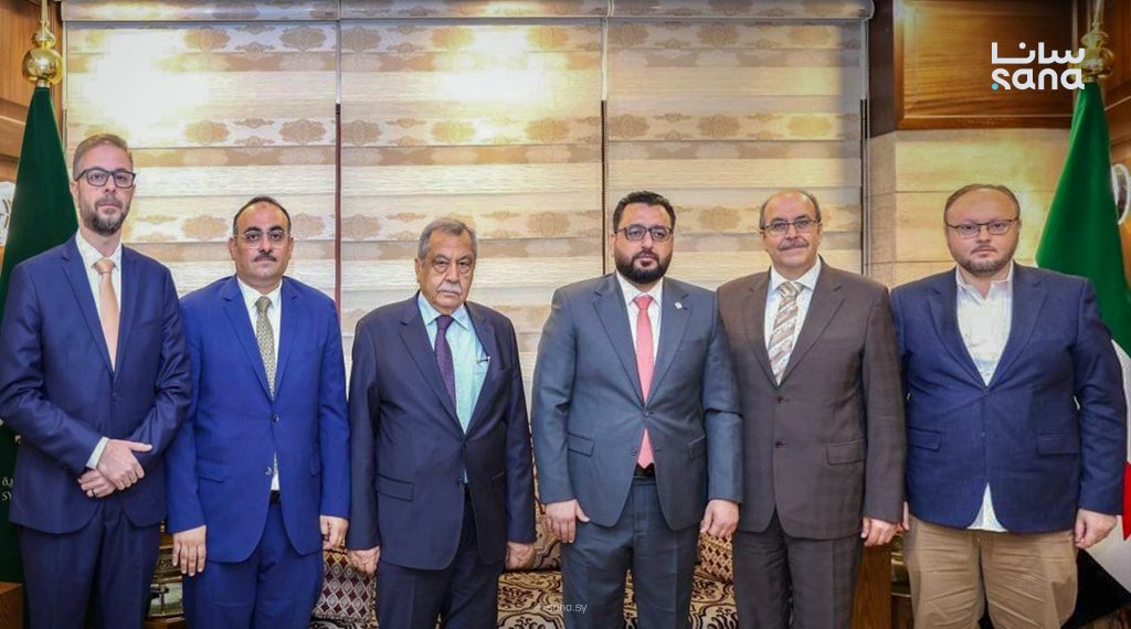 وزير الزراعة يبحث مع شركة صناعات الخريف السعودية فرص الاستثمار بأنظمة الري الحديثة 1 IMG 20260726 195350 719 1024x570 1
