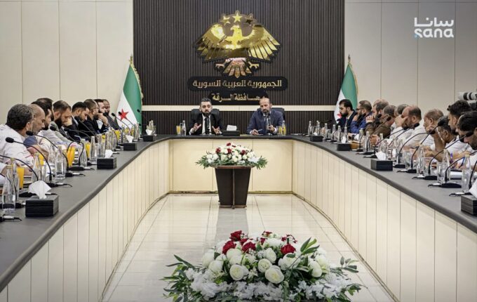 وزير الإدارة المحلية يبحث في الرقة واقع عمل الوحدات الإدارية والتحديات الخدمية 3 IMG 3591 1024x683 1