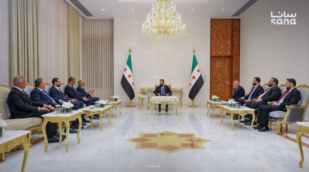 الرئيس الشرع يبحث مع وزير الاقتصاد اللبناني تعزيز التعاون الاقتصادي والتجاري بين البلدين 1 photo 2 2026 07 14 21 38 36 1024x570 1