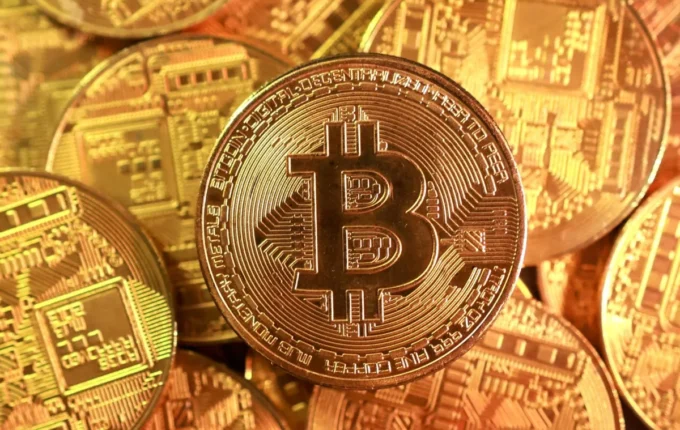 بتكوين يقفز يومين بدعم تحرك