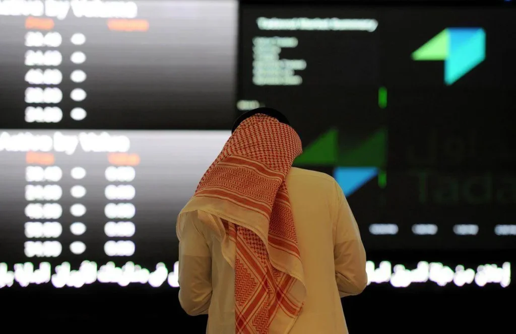 السوق السعودية تتراجع مع انخفاض أسهم قيادية 1 السوق السعودية تتراجع انخفاض أسهم