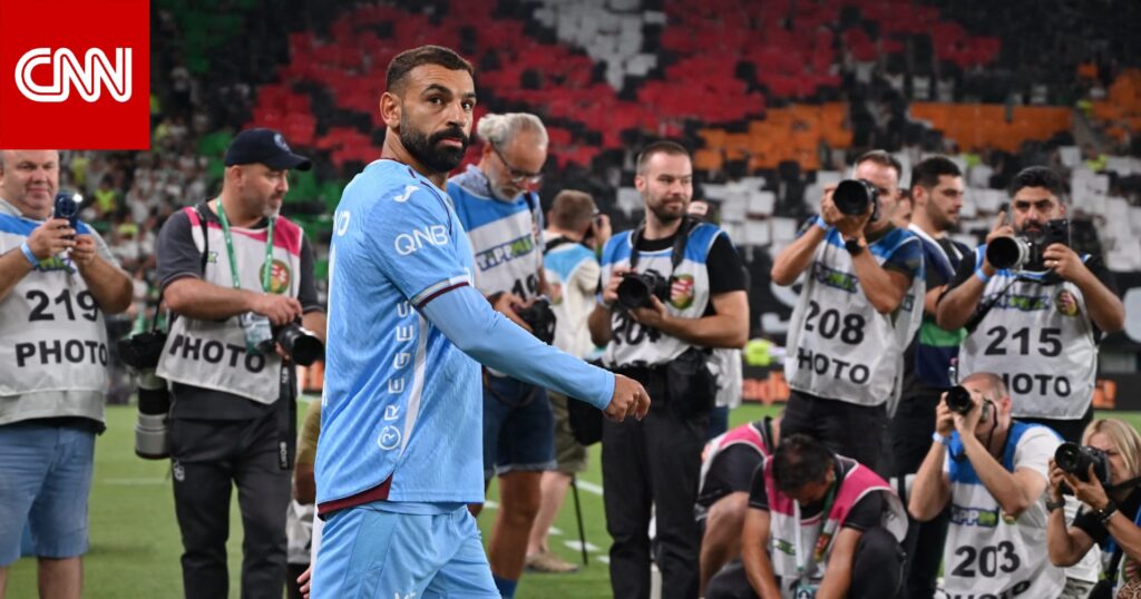 محمد صلاح يحتفل مع لاعبي طرابزون سبور بعيد وطني تركي 1 محمد صلاح يحتفل لاعبي طرابزون