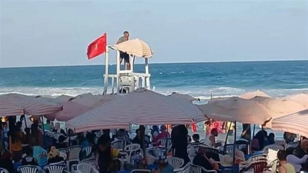 الراية حمراء.. تحذير للمصطافين في مصر من هذه الشواطئ 1 الراية حمراء تحذير للمصطافين مصر