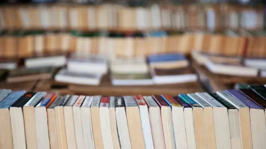 شركات تشتري آلاف الكتب المستعملة.. والكارثة في النهاية 1 شركات تشتري آلاف الكتب المستعملة