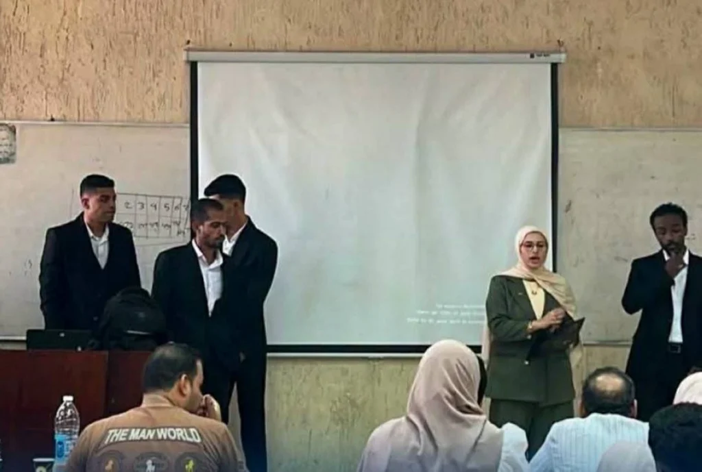 طلاب مصريون يبتكرون نظاما آليا لتنظيف الألواح الشمسية 1 طلاب مصريون يبتكرون نظاما آليا