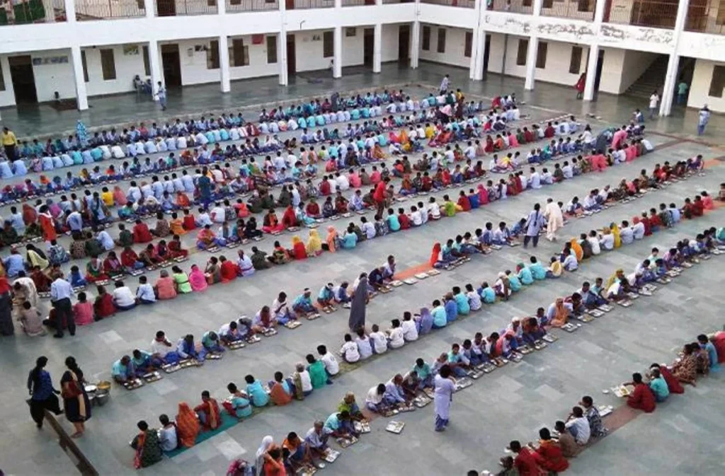 3295 نزيلة أكبر مأوى بالعالم