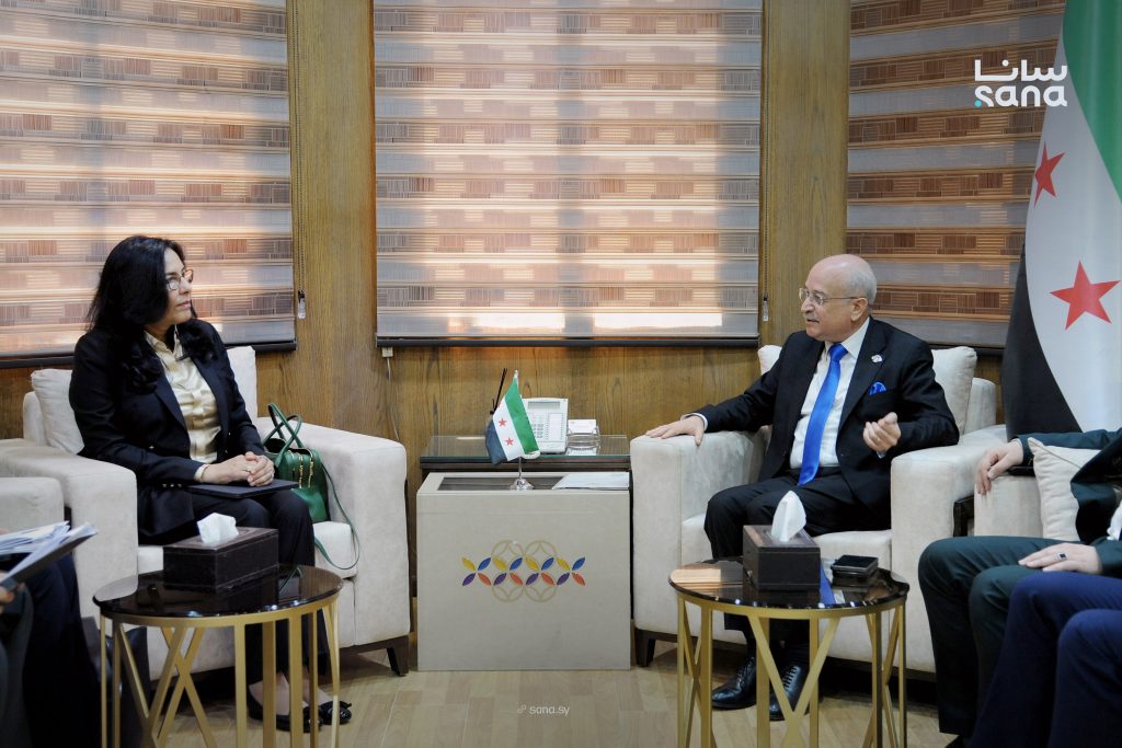 وزير النقل يبحث مع البنك الدولي دعم مشاريع النقل والسكك الحديدية 1 ROD 7056 1024x683 1
