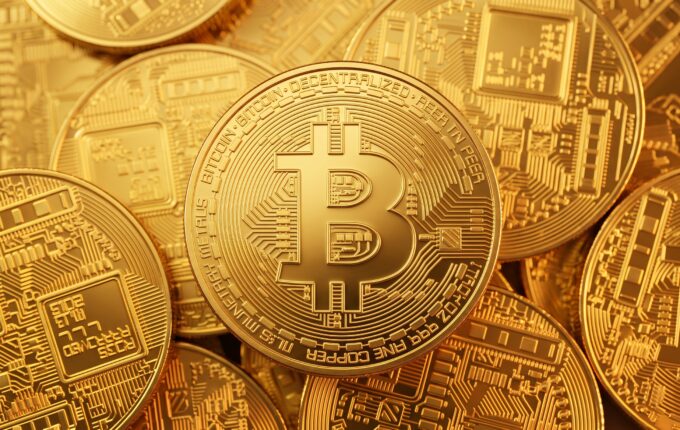 بيتكوين أمام اختبار مزدوج والسندات