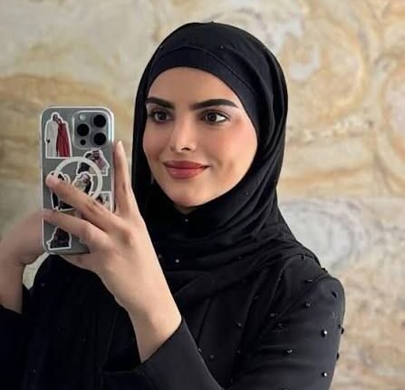 سارة الودعاني تصدم جمهورها برأس