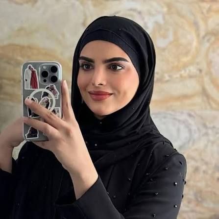 سارة الودعاني تصدم جمهورها برأس محلوق بالكامل.. ما السبب وراء أجرأ إطل 1 سارة الودعاني تصدم جمهورها برأس