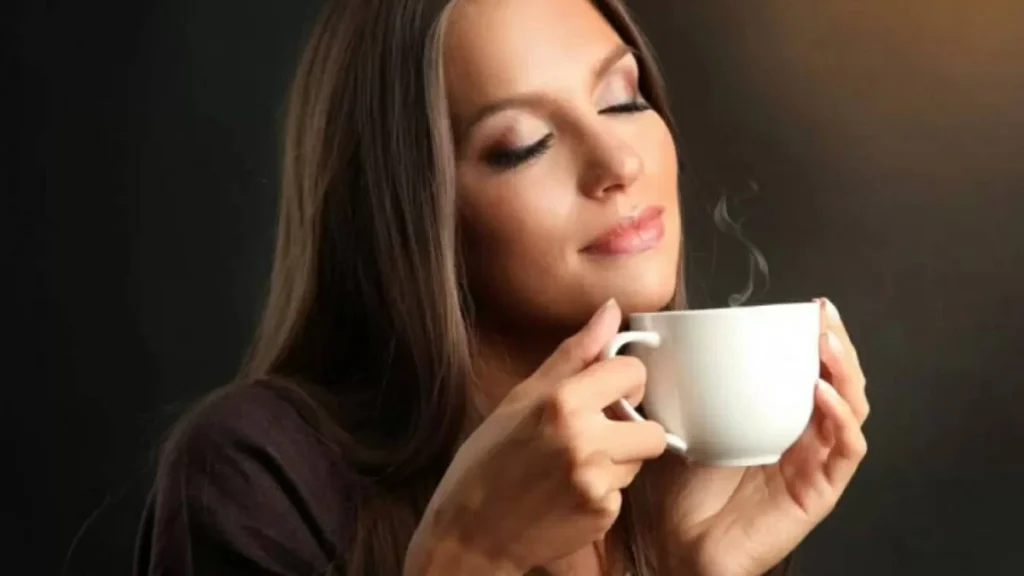 الإفراط القهوة يضعف عظام النساء