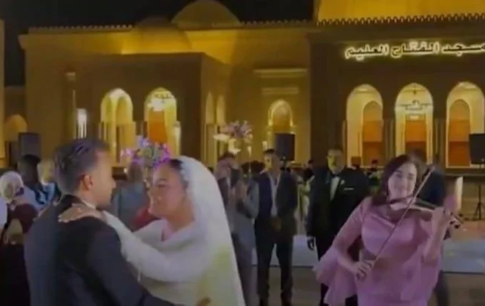 ماذا حدث ساحة مسجد الفتاح