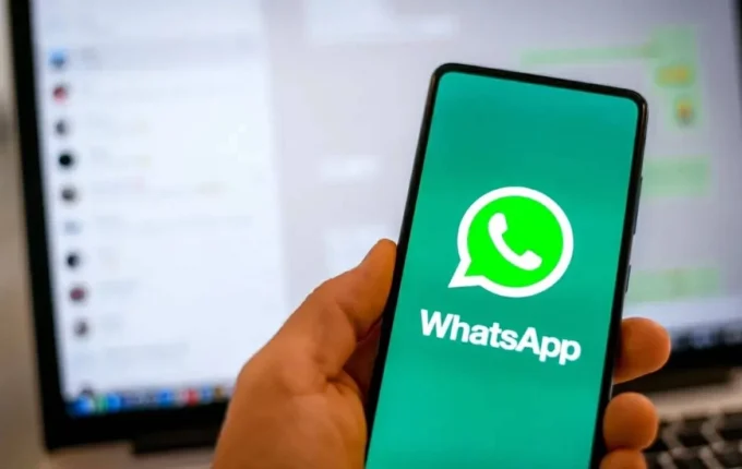 واتساب يفاجئ المستخدمين باختبار ميزة