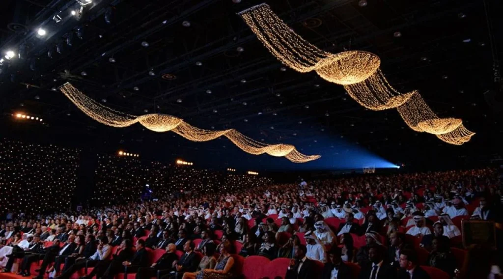 شاشة دبي السينمائي تضيء مجدداً