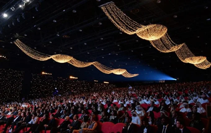 شاشة دبي السينمائي تضيء مجدداً