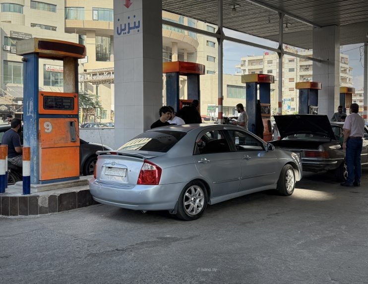 من محطة الوقود إلى مائدة السوريين.. المحروقات تفتح باباً جديداً للغلاء 1 محطة الوقود مائدة السوريين المحروقات