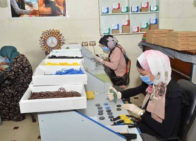 في ظل التحديات المعيشية.. هل تنقذ المشاريع المتناهية الصغر الأسر من شب 1 التحديات المعيشية تنقذ المشاريع المتناهية