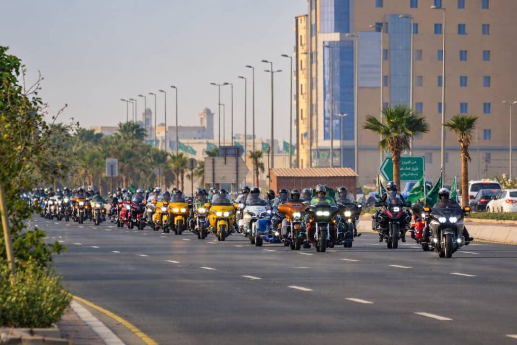 الحرمين الياسمين دراجاً سعودياً يشقّون