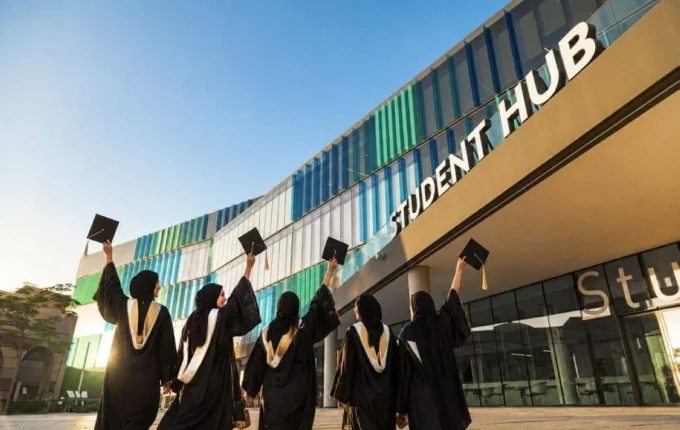 جامعة عجمان تتجاوز 10000 طالب