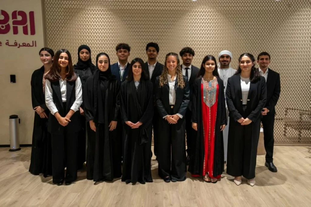 46 طالباً وولي أمر وتربوياً يشكلون مجالس التعليم في دبي 1 طالباً وولي أمر وتربوياً يشكلون