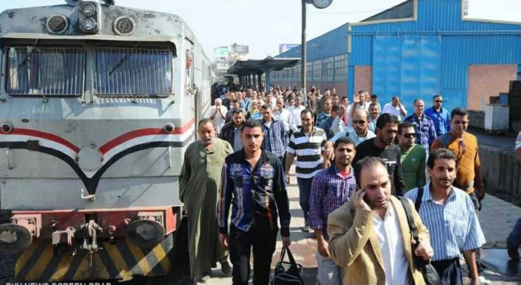 6 حقائب داخل قطار.. ضبط ترسانة أسلحة قبل وصولها إلى القاهرة 1 حقائب داخل قطار ضبط ترسانة